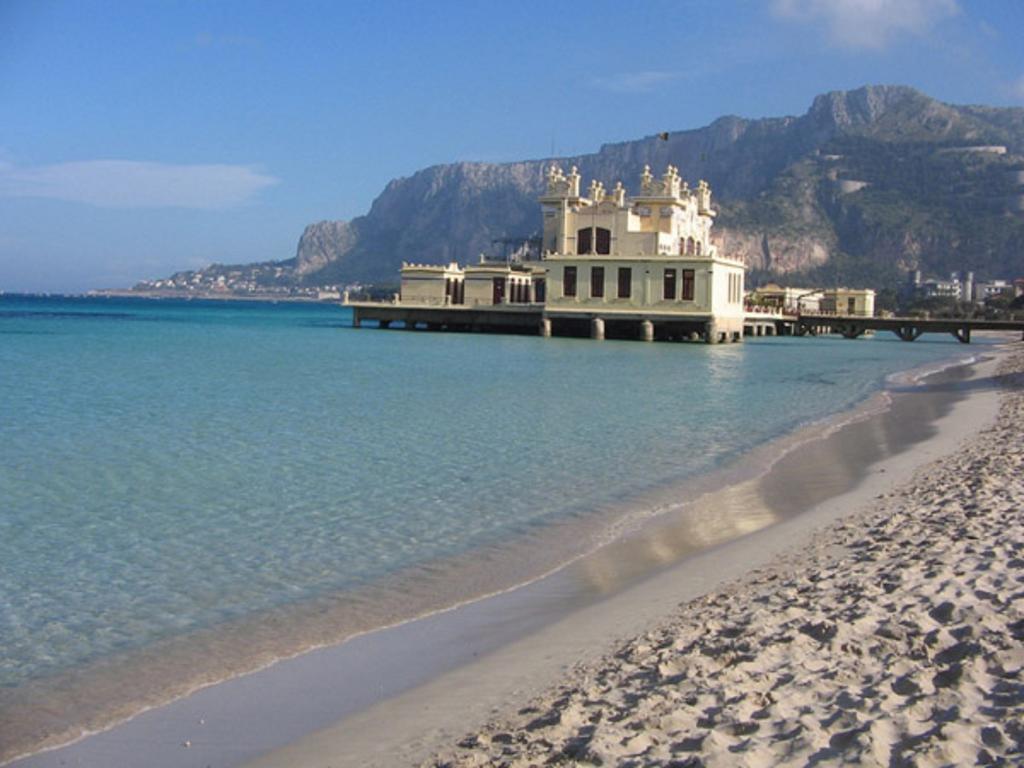 Casa Perciata - Locazione Turistica Apartment Mondello Ngoại thất bức ảnh